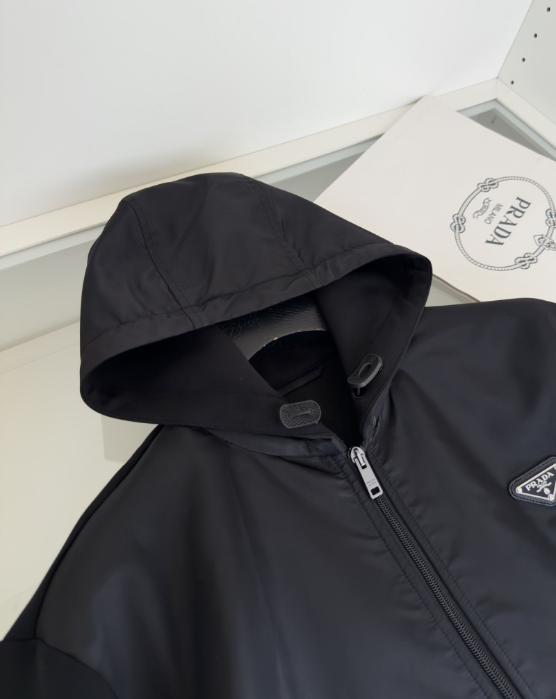 Pra*a outwear
